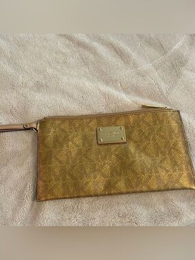 Michael Kors Gold Wristlet Michael Kors Gold MK Logo Wristlet Clutch Bag NWOT